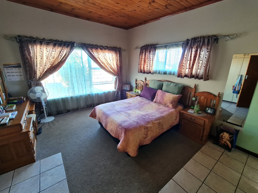 4 Bedroom Property for Sale in C Place Eastern Cape